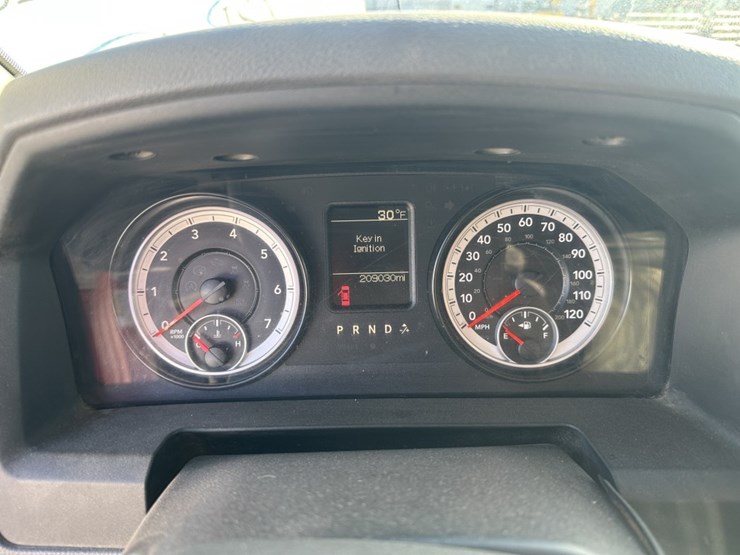 2015-dodge-ram-5500-image-29