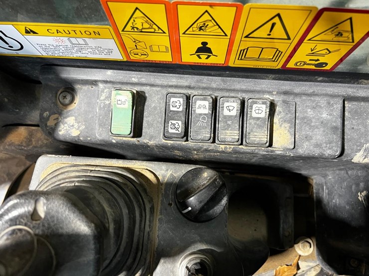 2022-takeuchi-tl8r2-image-27