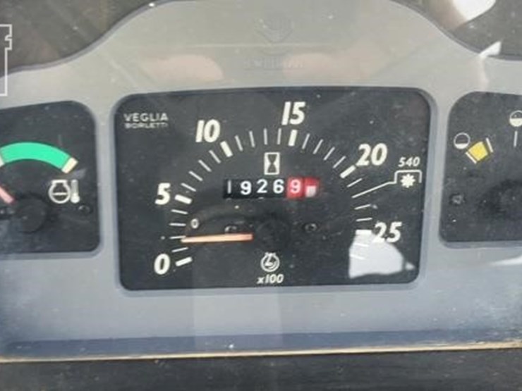 new-holland-tn65-image-8