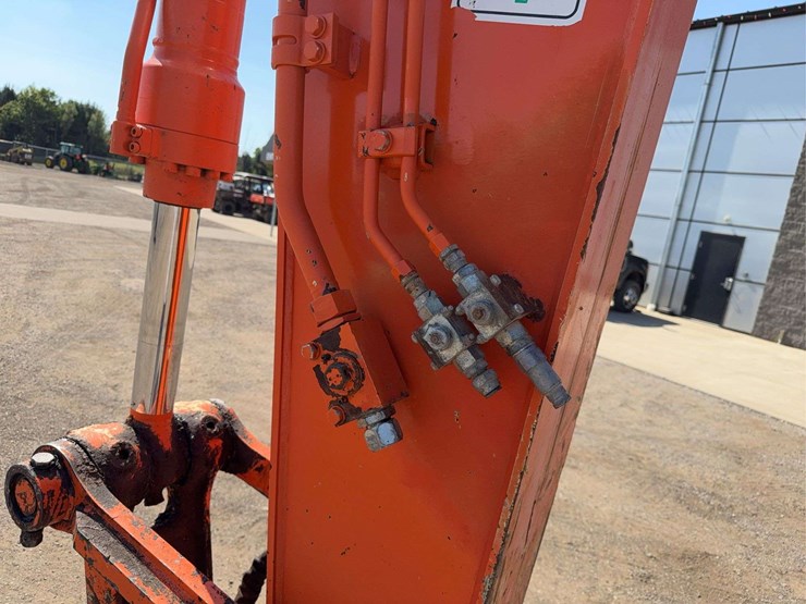 hitachi-225-excavator-image-43