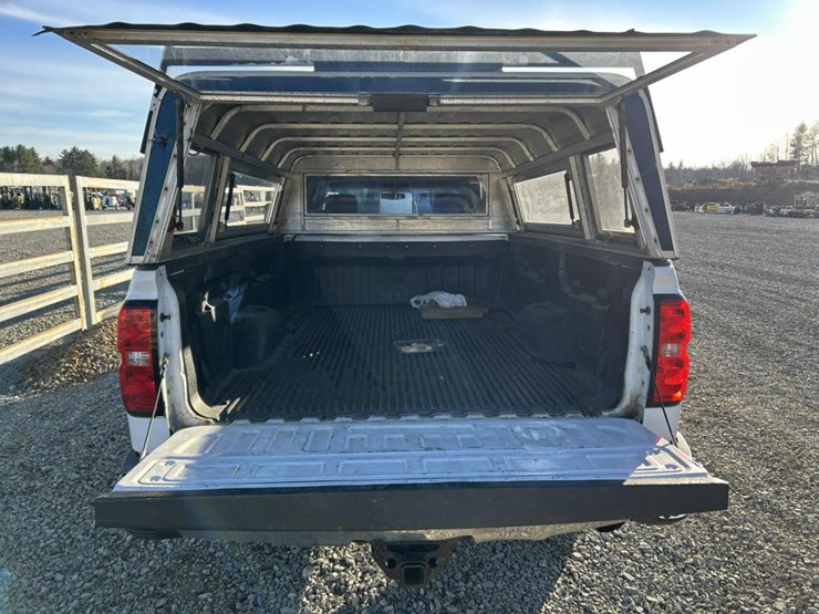 2015-chevrolet-silverado-2500hd-image-76