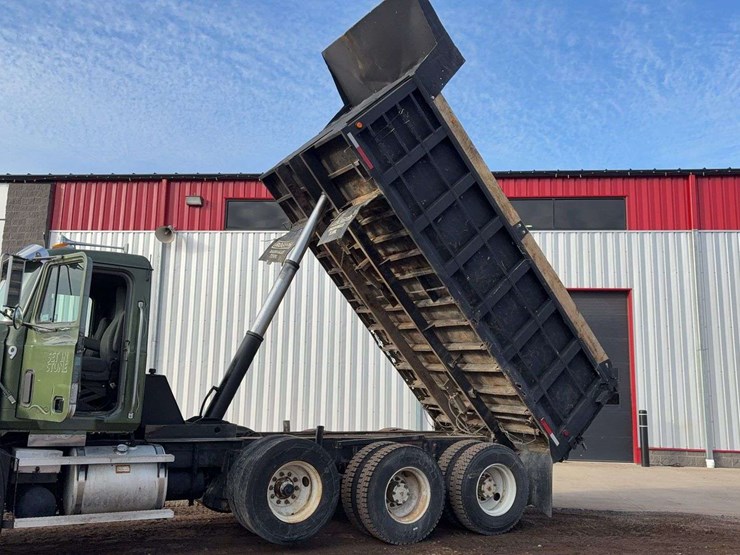 1999-mack-cl713-image-46