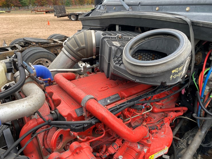 peterbilt-567-image-34