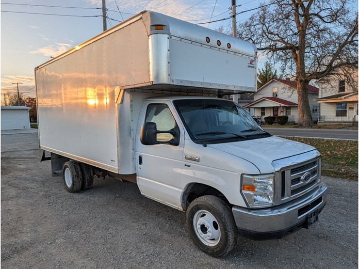 2009-ford-e350-image-3