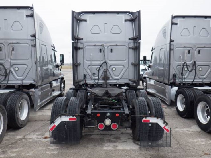 freightliner-cascadia-125-image-16