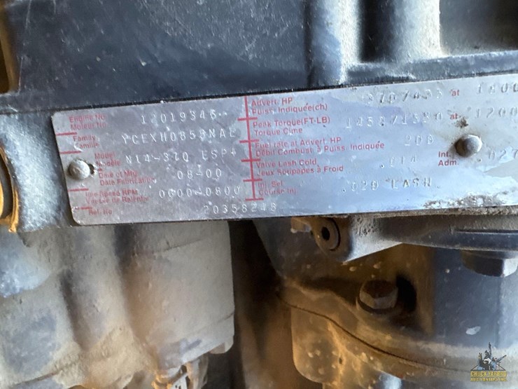 2001-volvo-vnm-semi-truck-image-27