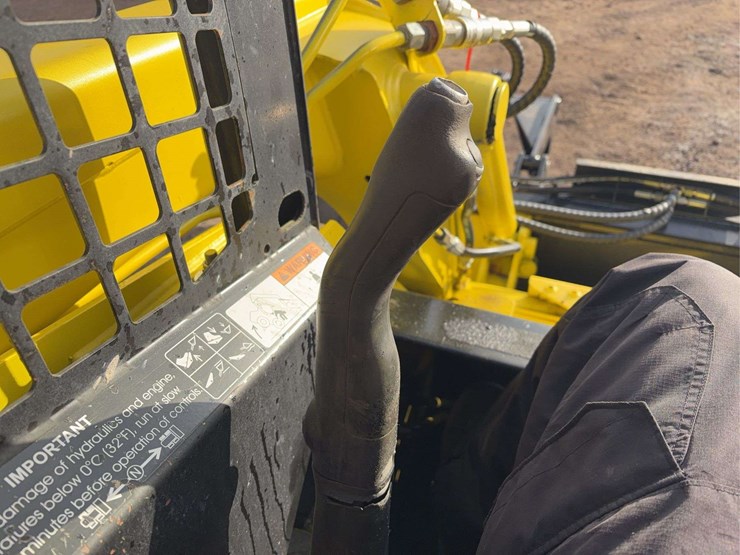 2003-john-deere-250-image-27