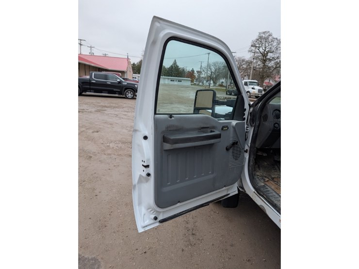 2012-ford-f450-image-17