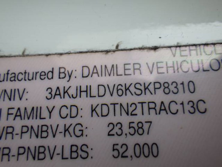 freightliner-cascadia-126-image-20