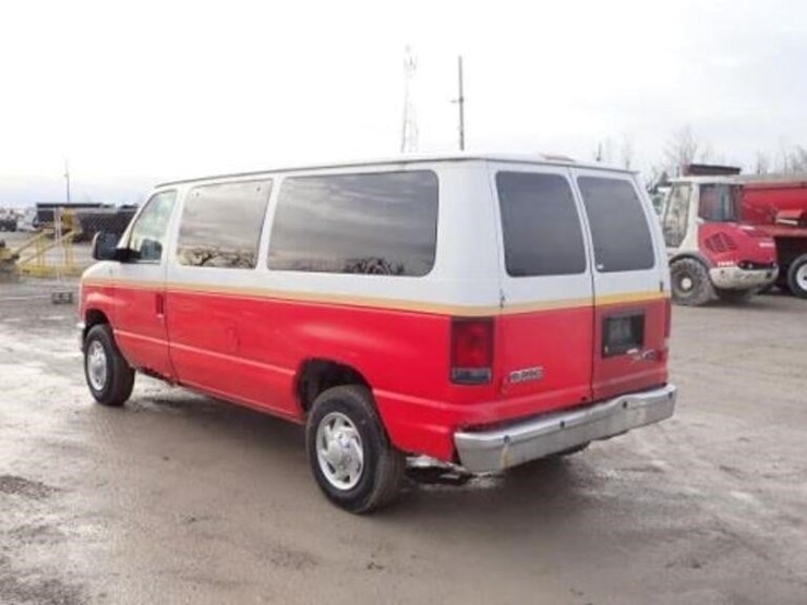 2010-ford-e350-xlt-image-7