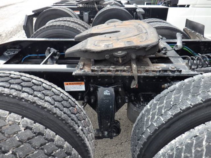 freightliner-cascadia-126-image-7