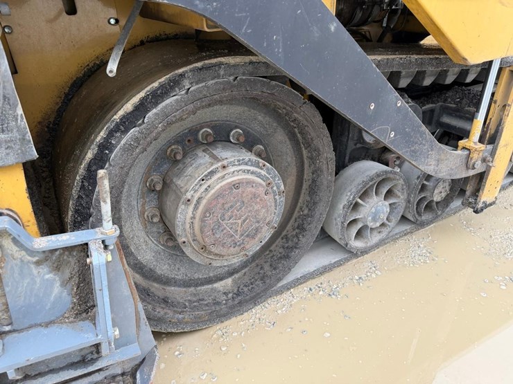 2015-caterpillar-ap-555e-image-41