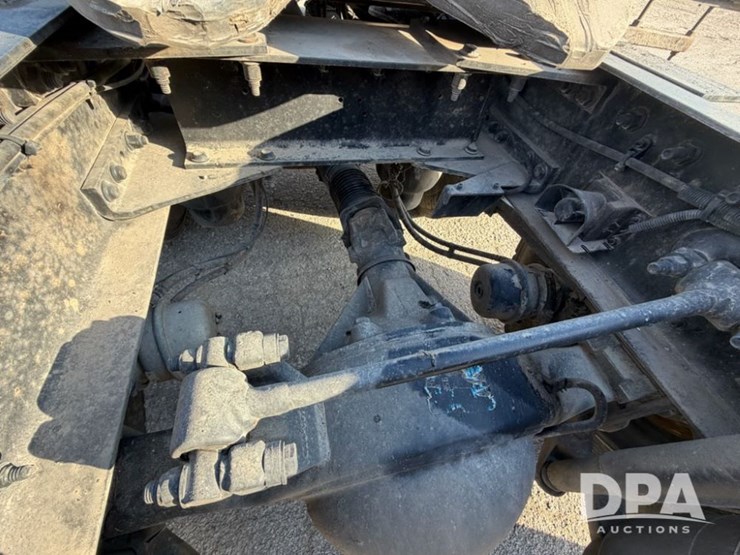 peterbilt-567-image-33