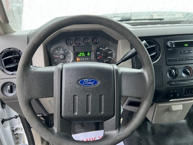 2009-ford-f350-xl-image-32