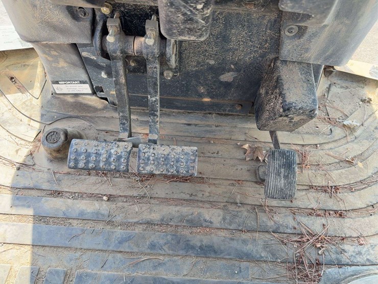 2011-deere-310j-image-34