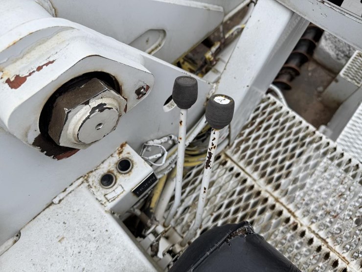 2001-international-4900-image-56