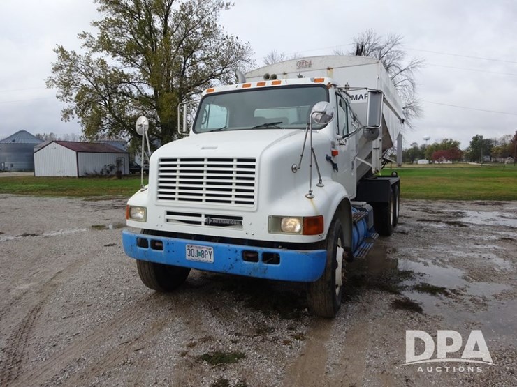 2003-international-8100-image-4