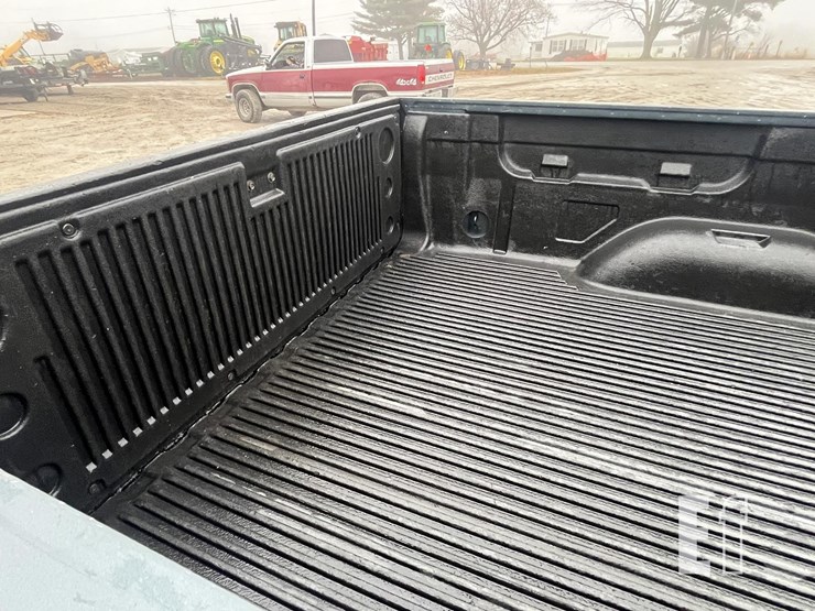 chevrolet-silverado-2500hd-lt-image-21