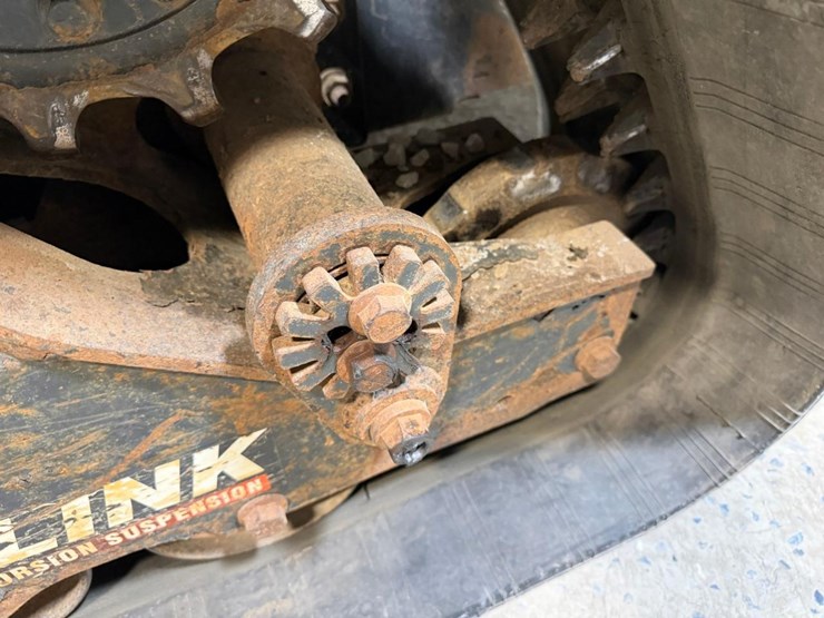 2022-bobcat-t76-image-15