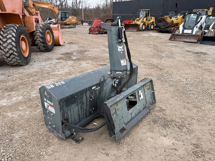 bobcat-sb200-74”-skid-steer-snowblower-image-3