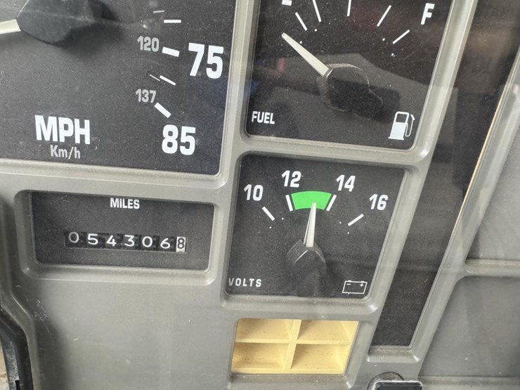 2001-international-4900-image-66