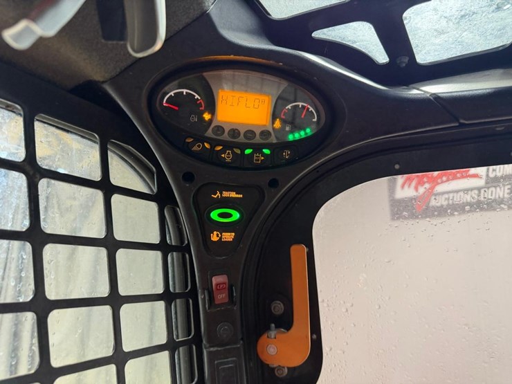 2021-bobcat-t770-image-25