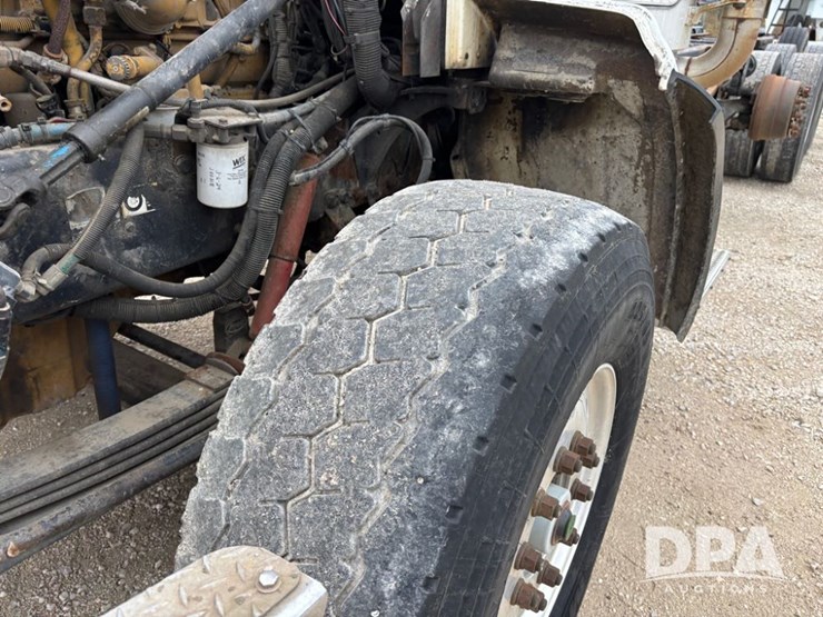 peterbilt-378-image-45