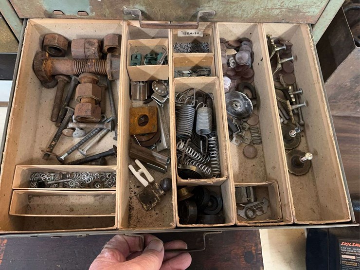 (2)-screw-cabinets-image-12