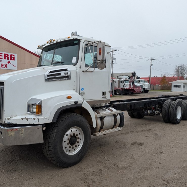 WESTERN STAR 4700SB