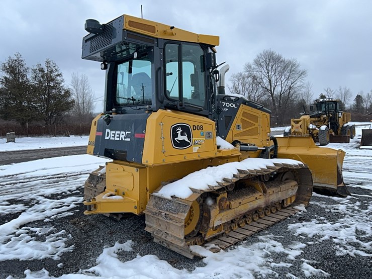 2023-deere-700l-image-12