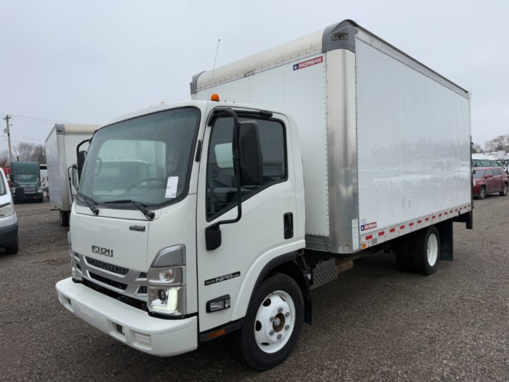 2023-isuzu-npr-image-1