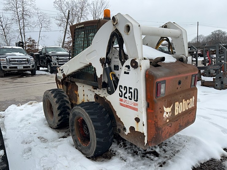 bobcat-s250-image-13