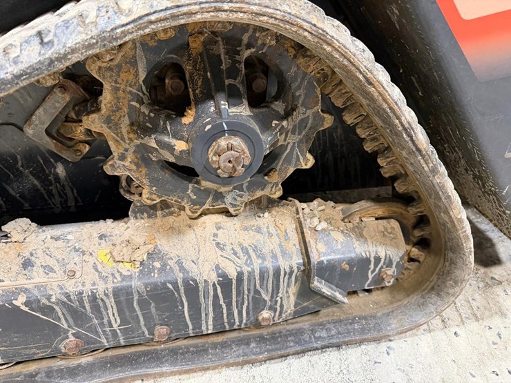 2023-kubota-scl1000-image-14