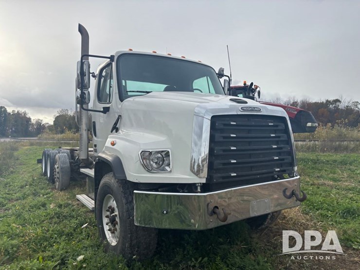 freightliner-114sd-image-16