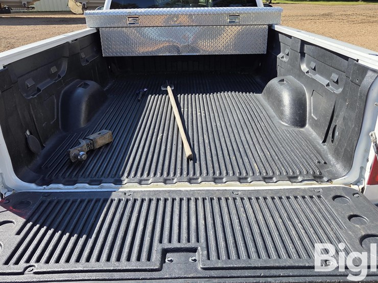 2011-chevrolet-silverado-2500-image-19