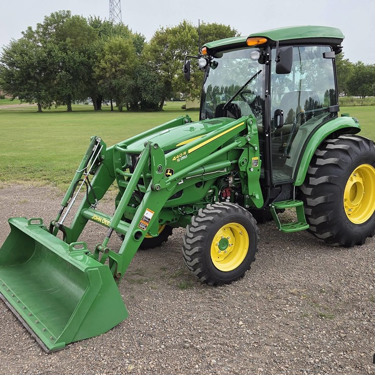 JOHN DEERE 4066R