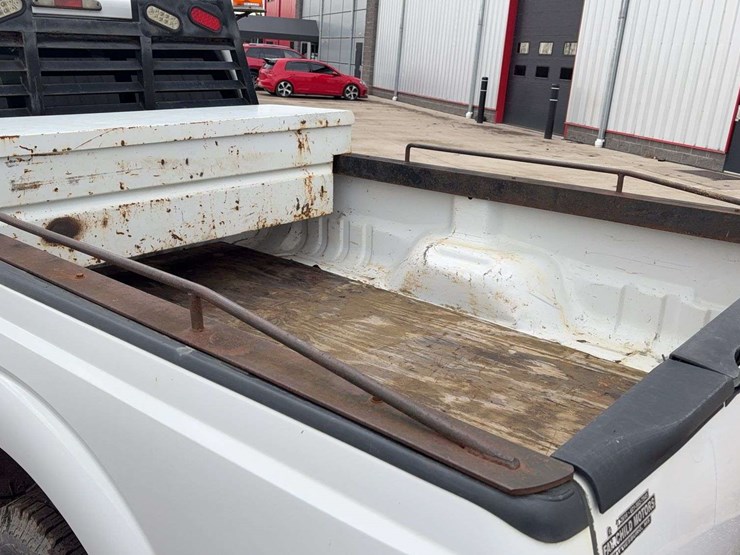 2011-ford-f250-image-15