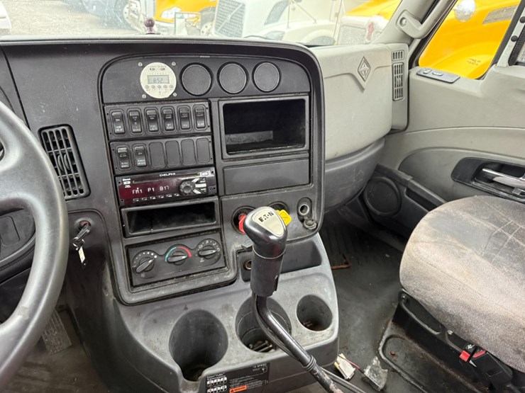 2014-international-prostar-image-21