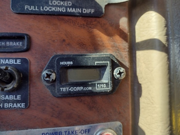 peterbilt-335-image-12