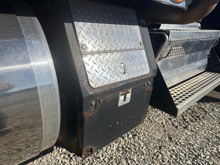 2009-kenworth-t800-image-19