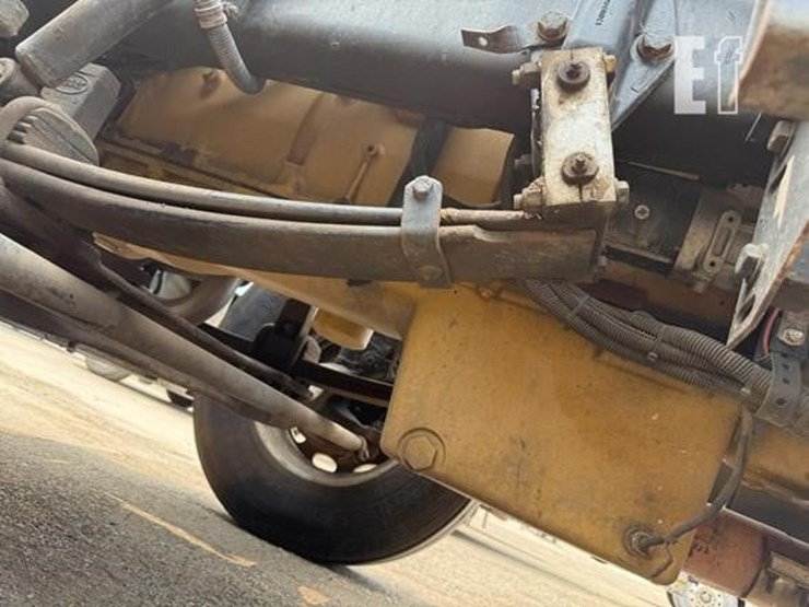 2002-peterbilt-379-image-87