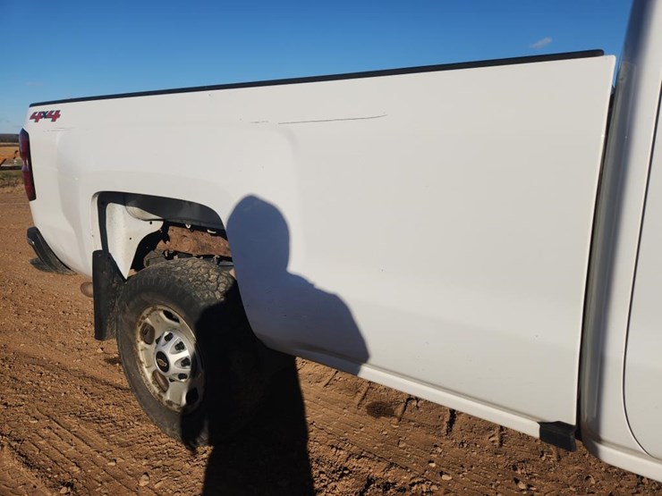 2017-chevrolet-2500-image-15