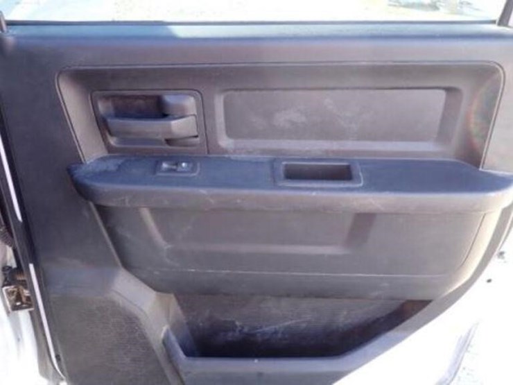 2016-dodge-1500-image-55