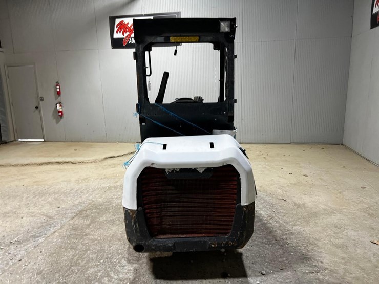 2021-bobcat-l23-image-4