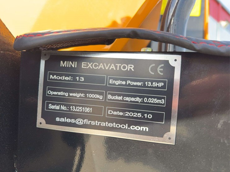 2025-miva-va13-mini-excavator-image-15