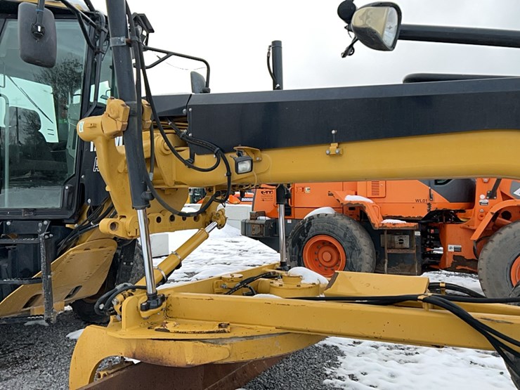 caterpillar-120m-image-7