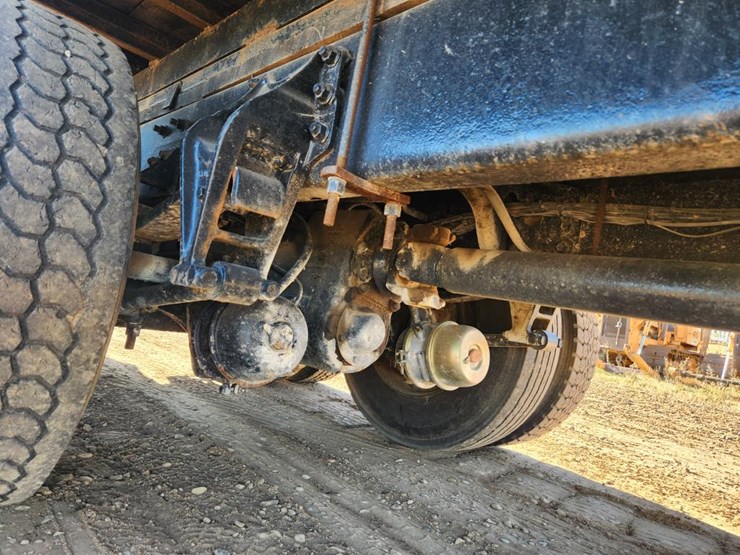 international-8100-image-37