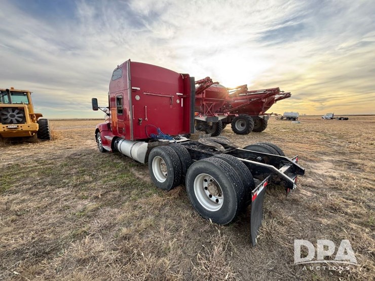 2014-kenworth-t660-image-10