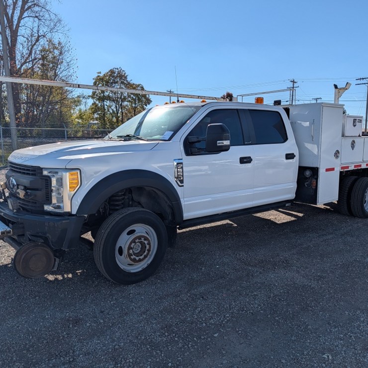 2017 FORD F550
