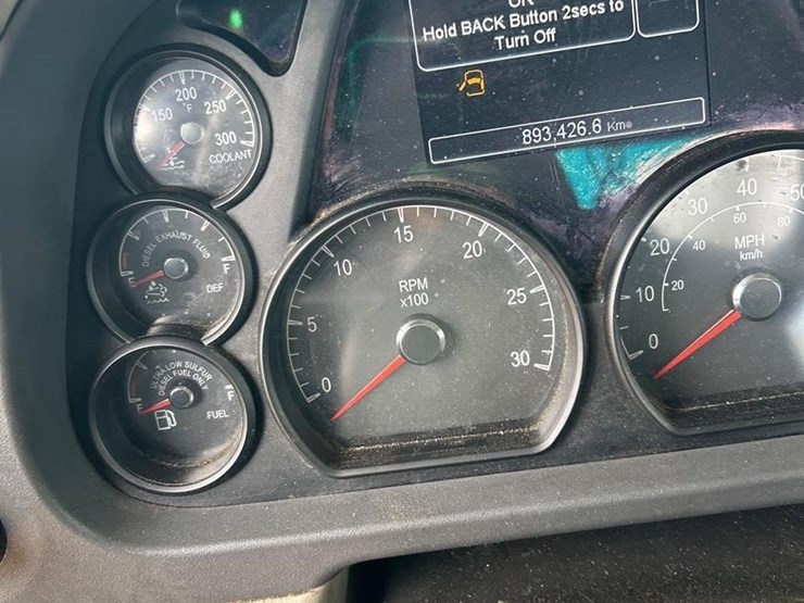 peterbilt-579-image-65